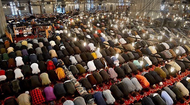 Bugun Teravih Namazi Saat Kacta 2019 Kilinacak 6 Mayis Istanbul Ankara Teravih Namazi Saatleri