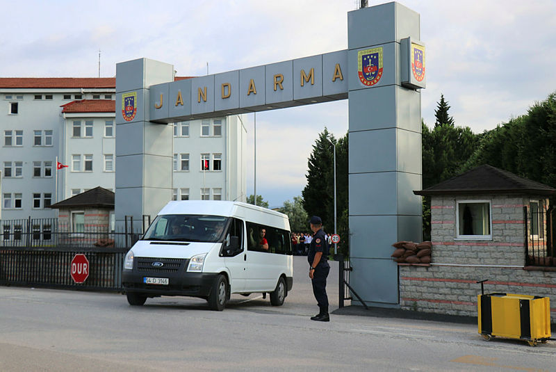 Askerlik sisteminde yeni dönem başladı! Askerler kışlalarından terhis olmaya başladı
