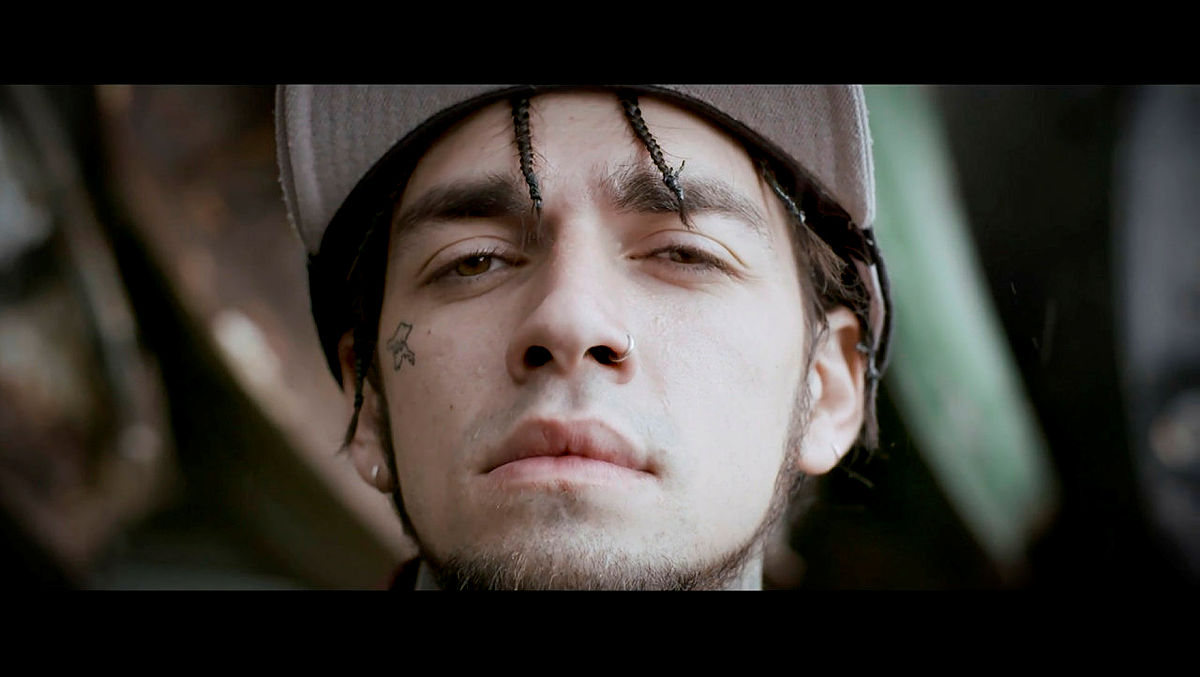 Rap’çi şarkıcı Ezhel Sercan İpekoğlu hapse girecek mi? Uyuşturucu kullanmaktan 1 yıl 8 ay...