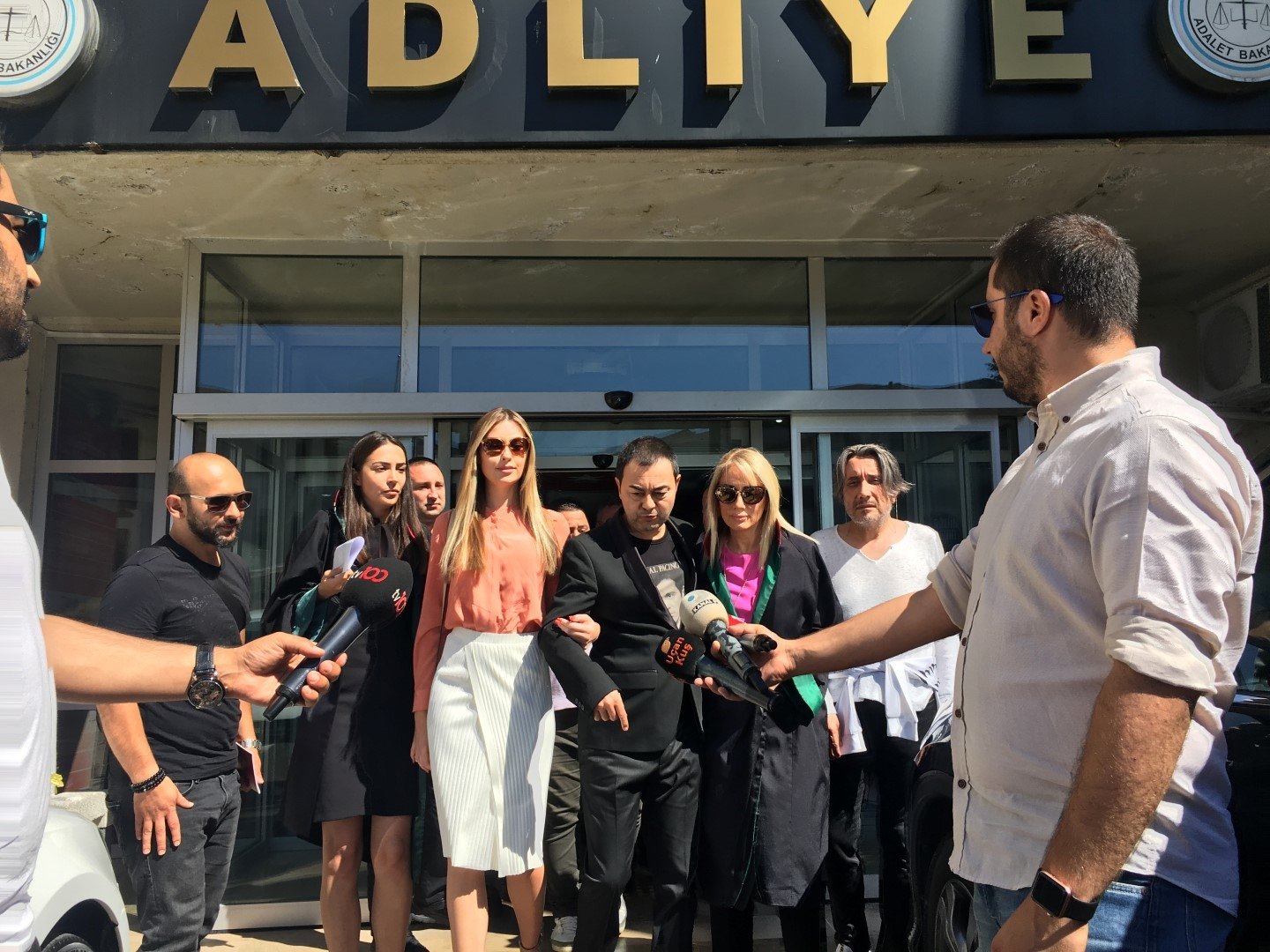 SON DAKİKA: Serdar Ortaç ile boşanmalarının perde arkası belli oldu: Serdar Ortaç ve Chloe Loughnan neden boşandı?