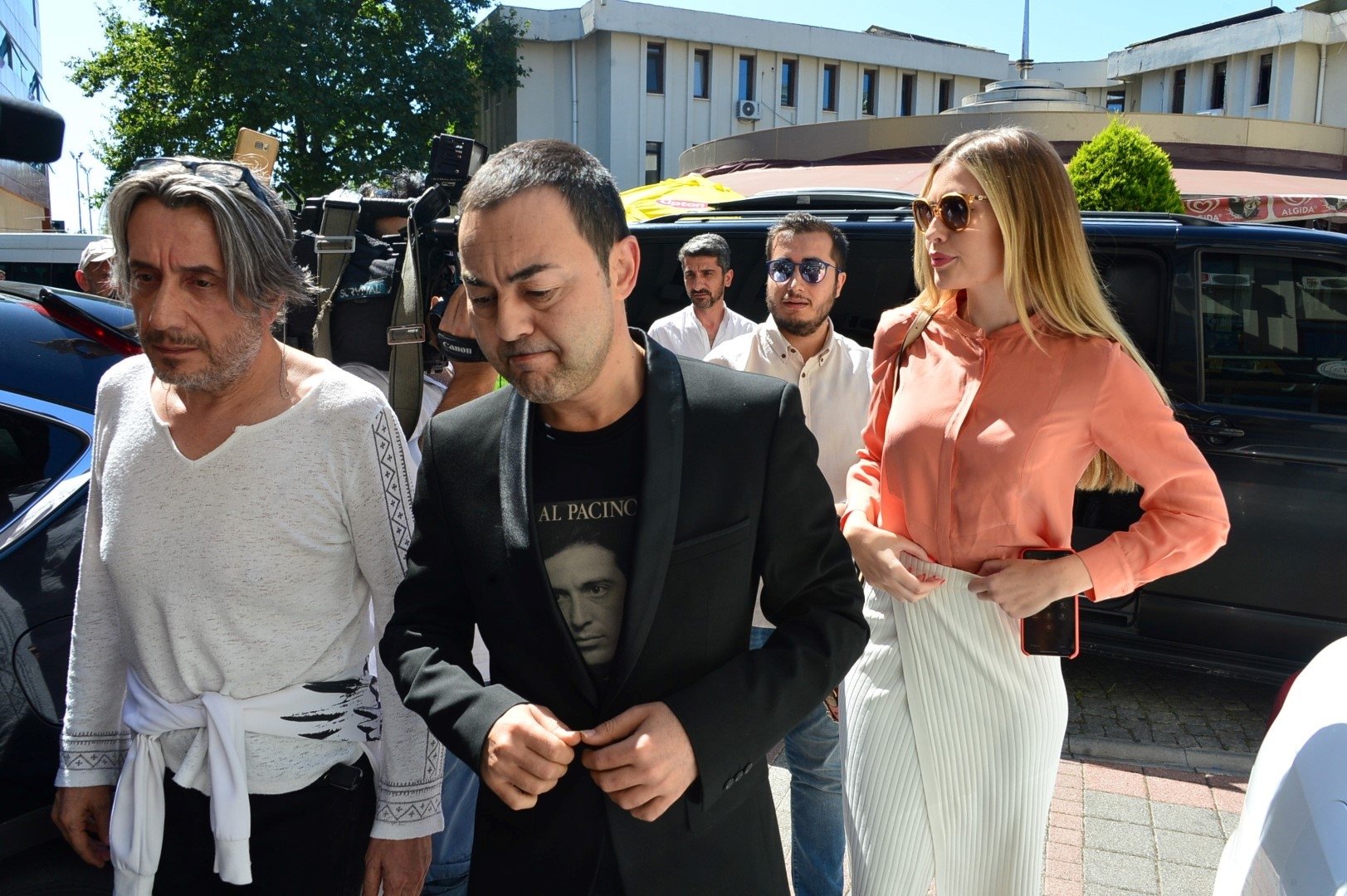 SON DAKİKA: Serdar Ortaç ile boşanmalarının perde arkası belli oldu: Serdar Ortaç ve Chloe Loughnan neden boşandı?