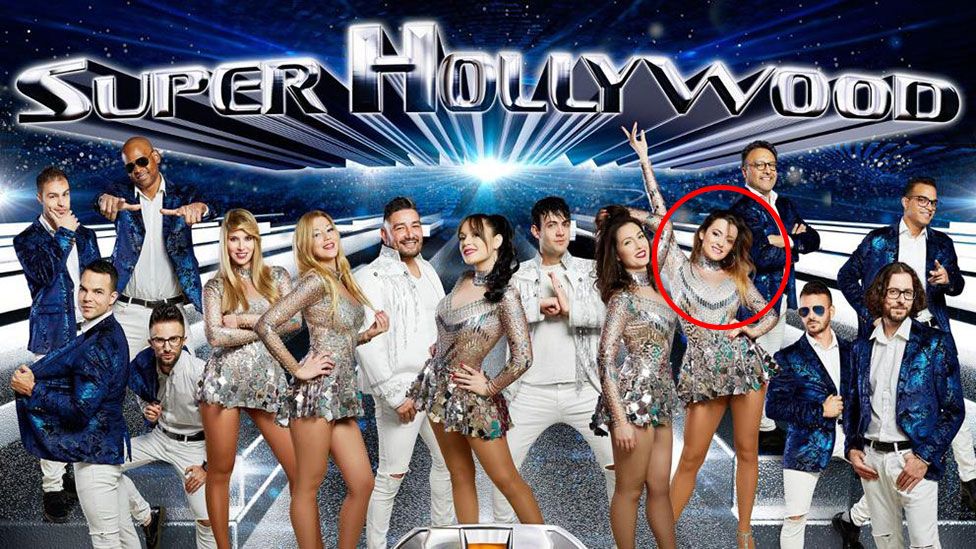 Son dakika haber: Ünlü şarkıcı konser sırasında sahnede acı içerisinde kıvranarak hayatını kaybetti! Büyük şok