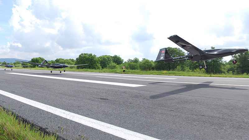 Ege ve Akdeniz’in bekçileri İHA ve SİHA’larımızın üssü ilk kez görüntülendi! İşte o anlar