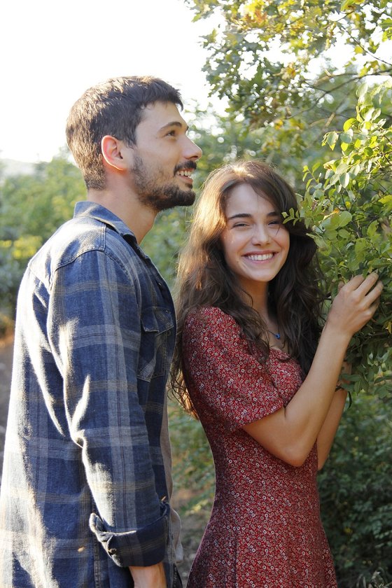 Aşk Ağlatır dizisinin konusu nedir? Aşk Ağlatır oyuncu kadrosunda kimler var? İşte ayrıntılar