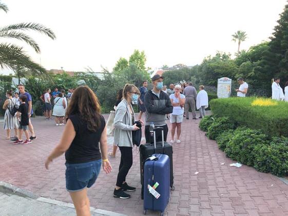 Milli Savunma Bakanlığı’ndan patlamalar ile ilgili flaş açıklama! Geceyi aydınlattı...