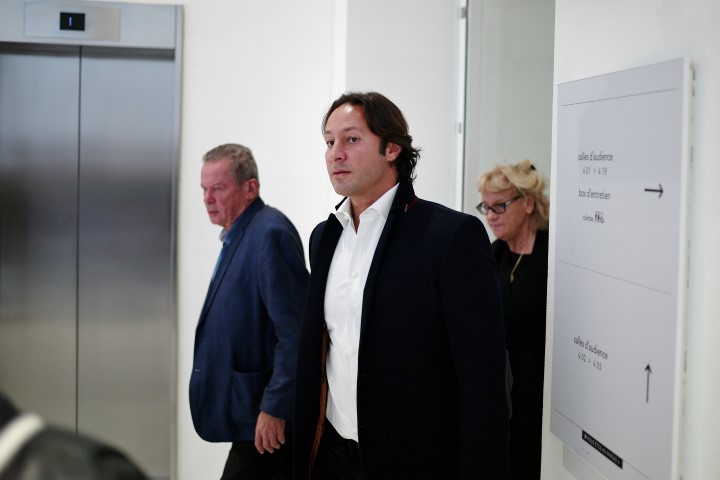 Suudi kralın kızına büyük şok! Ellerini bağlayıp ayaklarını öpmeye zorlamıştı!