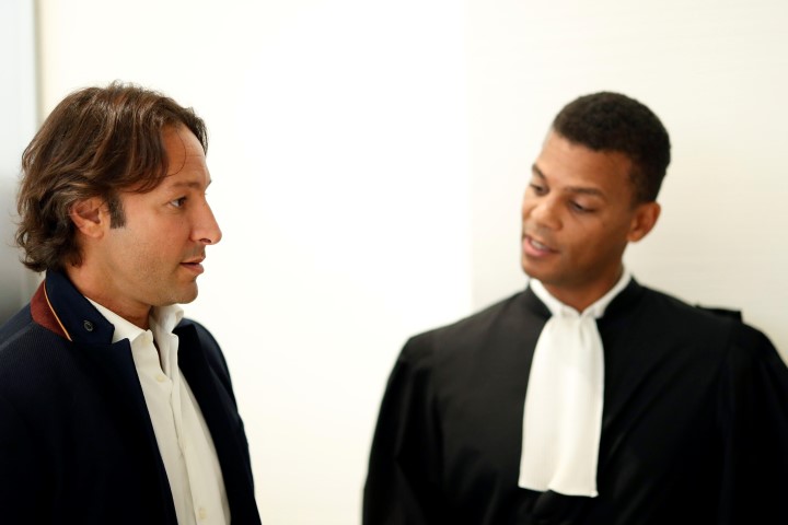 Suudi kralın kızına büyük şok! Ellerini bağlayıp ayaklarını öpmeye zorlamıştı!