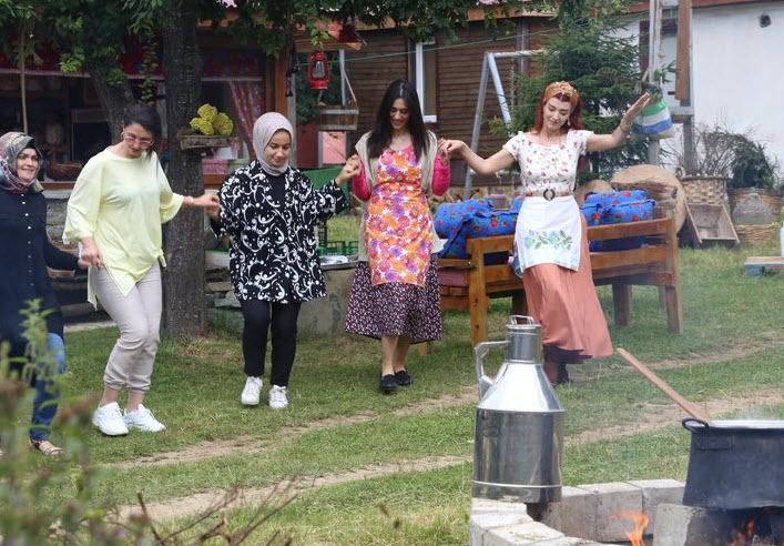 Kuzey Yıldızı İlk Aşk konusu nedir? Oyuncu kadrosunda kimler var? Kuzey Yıldızı İlk Aşk 1. bölüm yayınlandı!