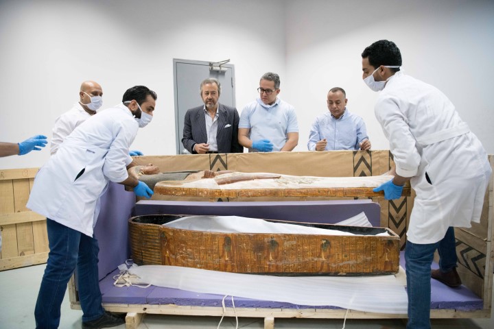 İki mumyanın lahiti açıldı! O anlar böyle görüntülendi