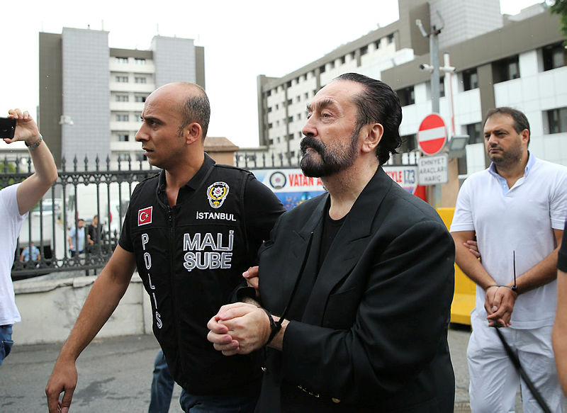 Suç örgütü lideri Adnan Oktar’ın savunmasında kaçamak ve komik cevaplar duruşmaya damga vurdu!