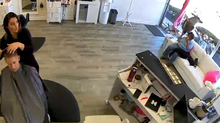 Son dakika haberi: Kuaför salonunda şoke eden anlar! Bir anda dükkâna daldı ve…