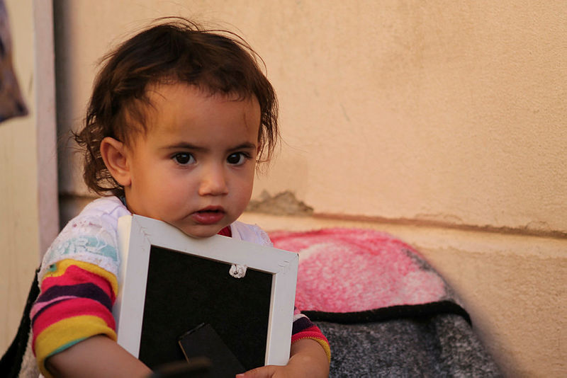 HDP önünde eylemdeki baba: Kendi çocuklarının eline keman, bizimkilerin eline silah veriyorlar