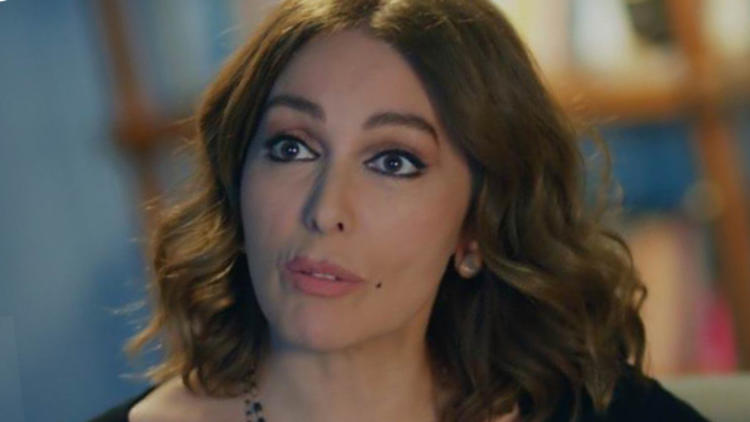 Müslüm Gürses’in eşi Muhterem Nur’u oynayan Zerrin Tekindor kimdir? Zerrin Tekindor kaç yaşındadır?