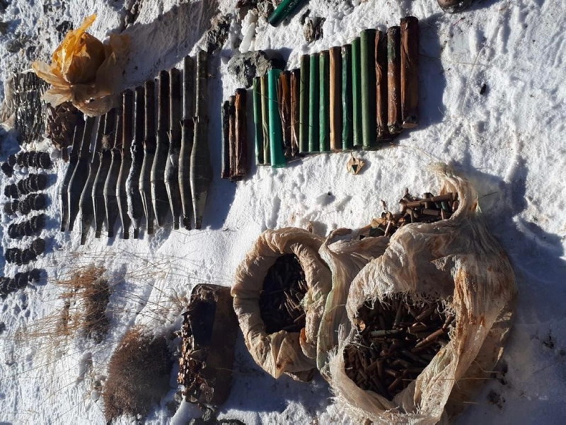 Başkale’de PKK bombaları ve mühimmat ele geçirildi