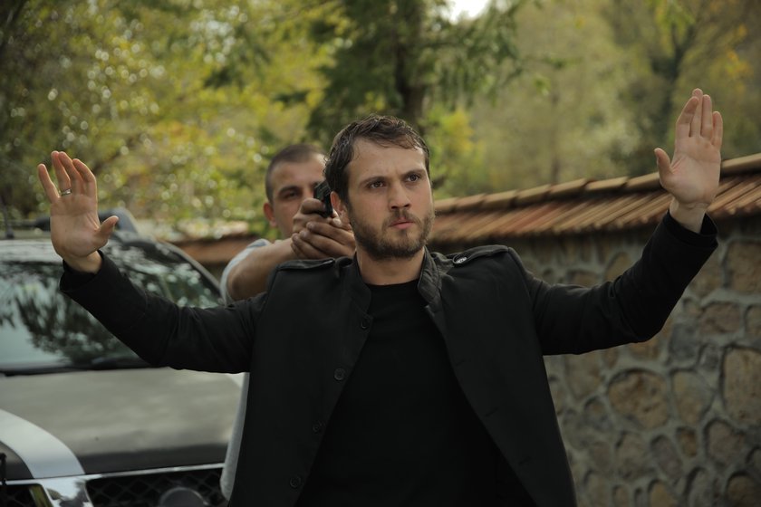 Çukur 3.sezon 8.bölüm fragmanı yayında! Çukur son bölümde neler oldu? Yamaç ve Nehir yakınlaştı!