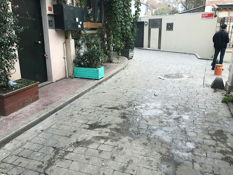 Son Dakika Haber: Eski istihbarat subayı İngiliz Le Mesurier’in ölümünde o mendilcinin payı var mı? 1 yıldır evin önünde bekliyordu