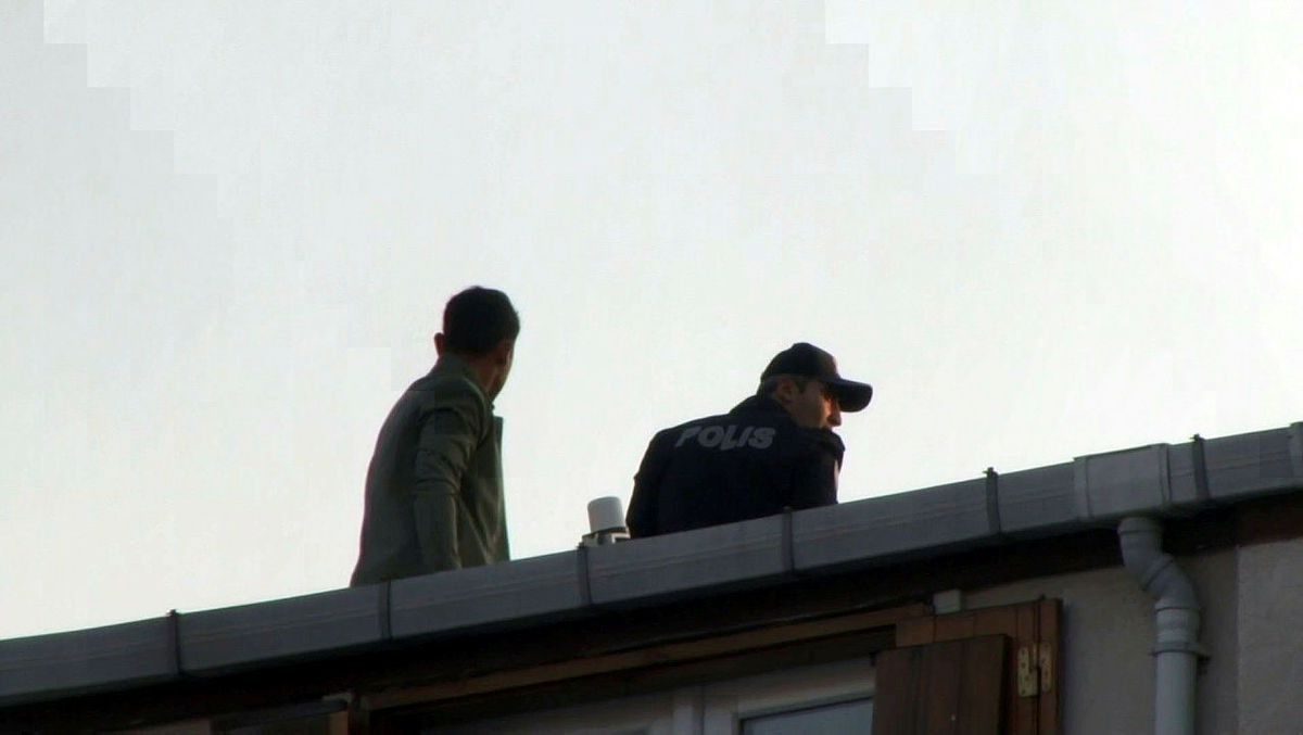 Son Dakika Haber: Eski istihbarat subayı İngiliz Le Mesurier’in ölümünde o mendilcinin payı var mı? 1 yıldır evin önünde bekliyordu