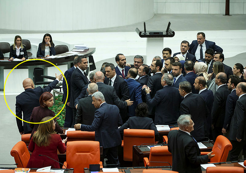 İkiyüzlülüğe isyan: Yüzündeki hazzı gördüm!