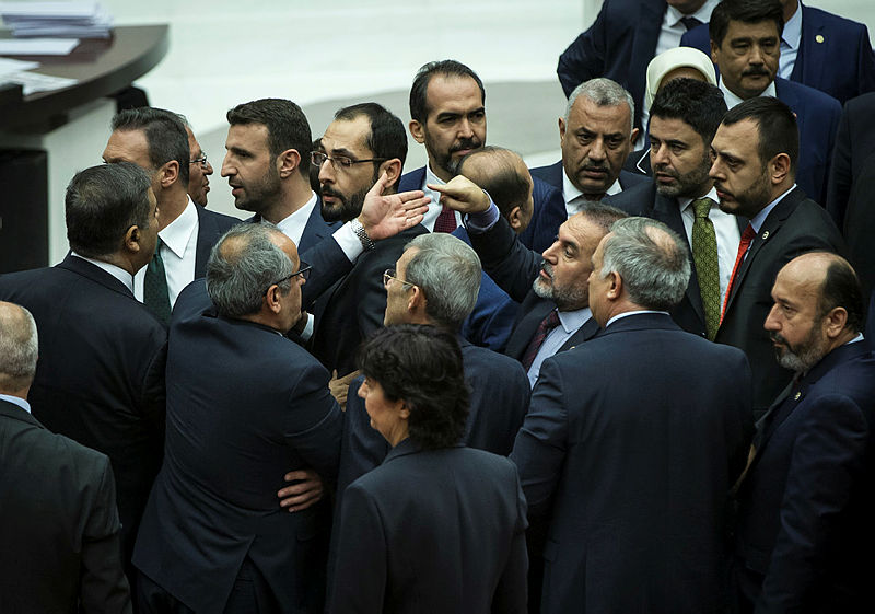 İkiyüzlülüğe isyan: Yüzündeki hazzı gördüm!