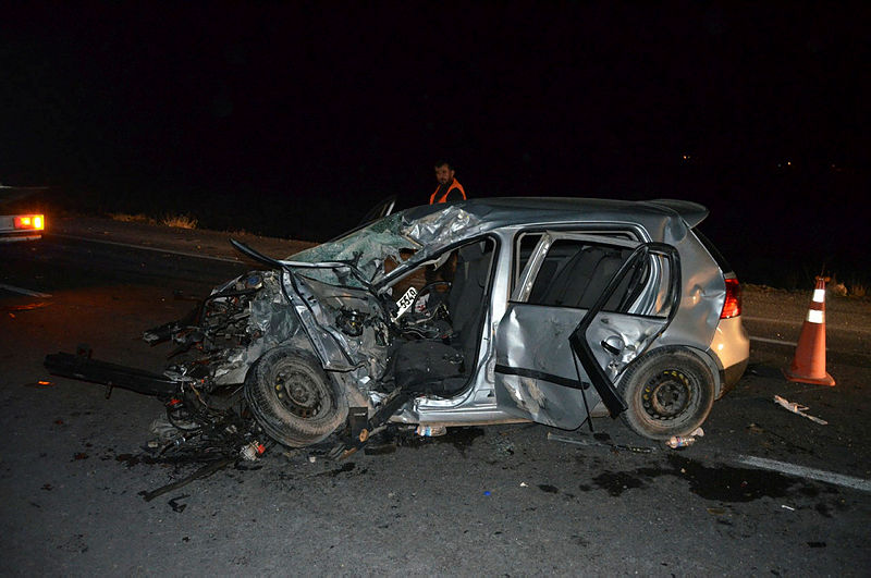 Son dakika: Aksaray’da gençlerin olduğu otomobil tırın altına girdi: 3 ölü, 2 yaralı!