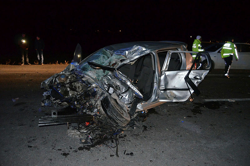 Son dakika: Aksaray’da gençlerin olduğu otomobil tırın altına girdi: 3 ölü, 2 yaralı!