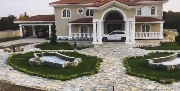 Masterchef Güzide Mertcan özel hayatı ile konuşuluyor! İşte Güzide Mertcan’ın evi, eşi ve hakkında merak edilenler!