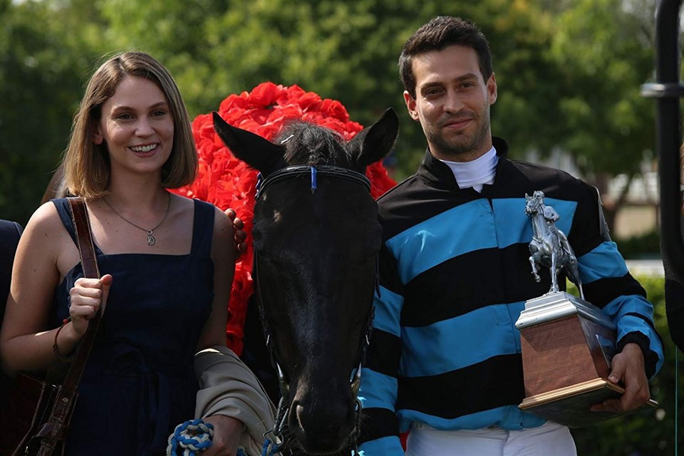 Halis Karataş kimdir kaç yaşında kaç yarış kazandı? Bold Pilot filmindeki Ekin Koç kimdir kaç yaşında?