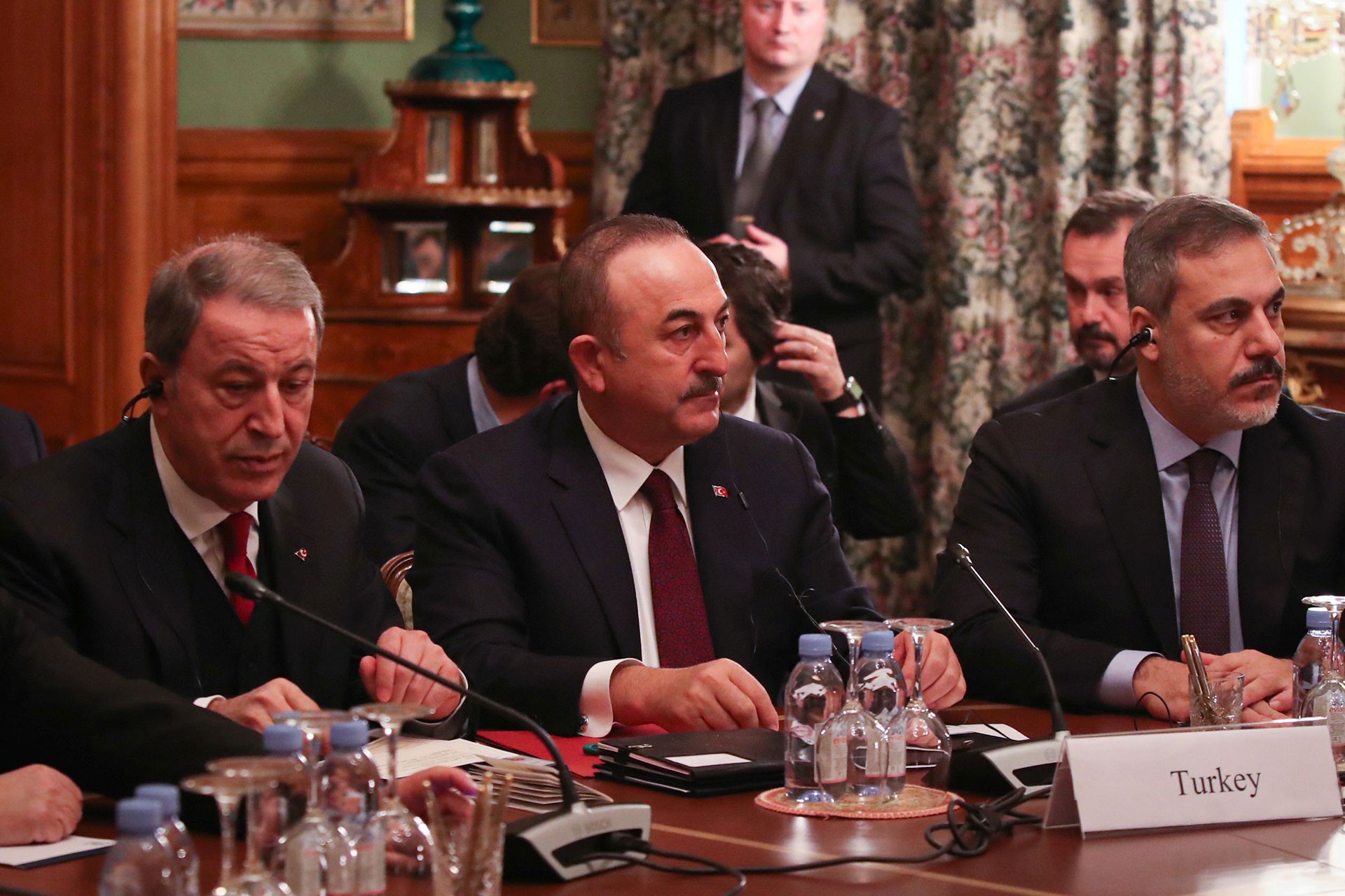 Halife Hafter’in ateşkesi imzalamamasının arkasında BAE ve Mısır var!