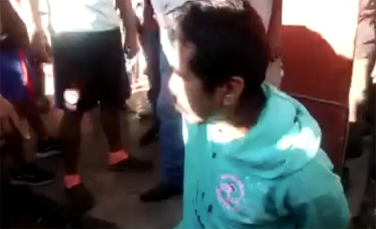 Dehşete düşüren son dakika haberi: Sokak ortasında diri diri yaktılar! Dünya sosyal medyada paylaşılan bu görüntüleri konuşuyor