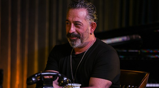 Melih Altınok yazdı: Cem Yılmaz bir girdaba kapılıp gidiyor!  Karakomik Filmler’in sinema performansı...