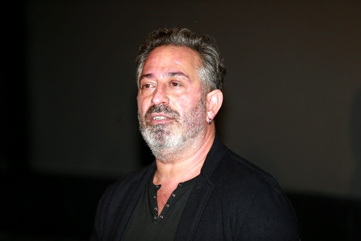 Melih Altınok yazdı: Cem Yılmaz bir girdaba kapılıp gidiyor!  Karakomik Filmler’in sinema performansı...