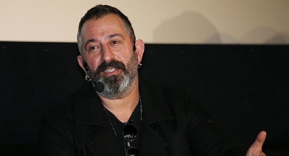 Melih Altınok yazdı: Cem Yılmaz bir girdaba kapılıp gidiyor!  Karakomik Filmler’in sinema performansı...
