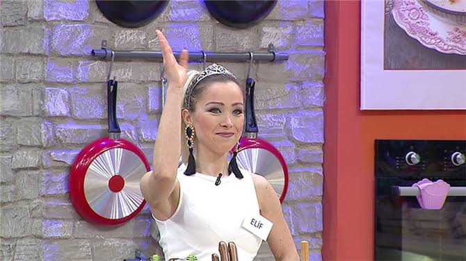 Gelinim Mutfakta’da Elif neden ayrıldı? Gelinim Mutfakta programında Çiğdem ve Elif Akçam elendi mi, neden gitti?