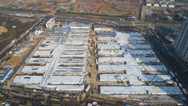 SON DAKİKA HABERİ: Corona virüsü anneden yenidoğan bebeğe geçti! Corona virüsü korku saçmaya devam ediyor