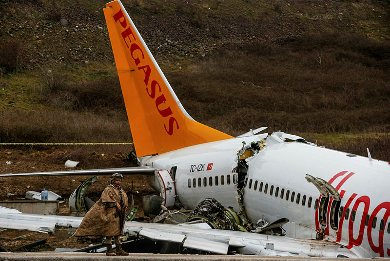 Sabiha Gökçen’deki uçak kazasının ardından son dakika detayı! Pilot ile kule arasındaki konuşmalar ortaya çıktı...