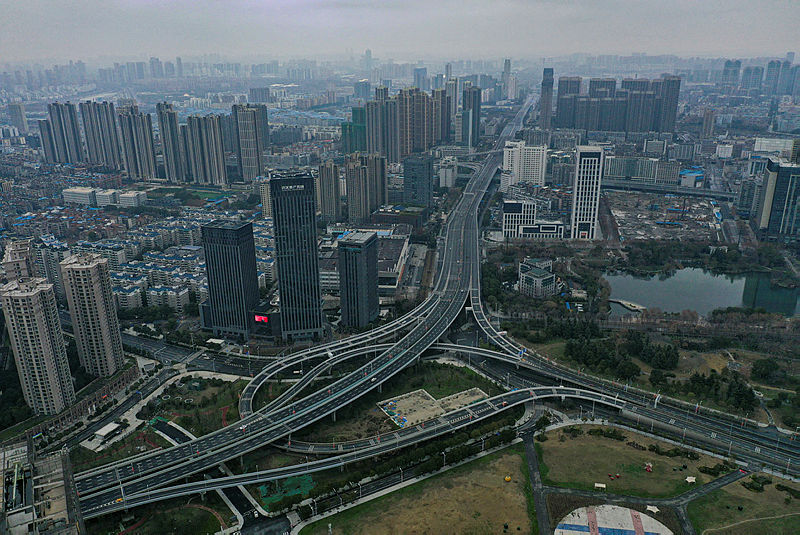 KORONAVİRÜS SON DAKİKA: Uydu görüntüleri ortaya çıktı, şehrin üstünde ceset bulutu! Corona virüs salgını giderek...