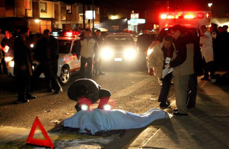 SON DAKİKA: Kurbanlarını sıcak suda kaynatarak haşlıyor! Bebekleri mikrodalga fırına atıyor! İşte o çete...