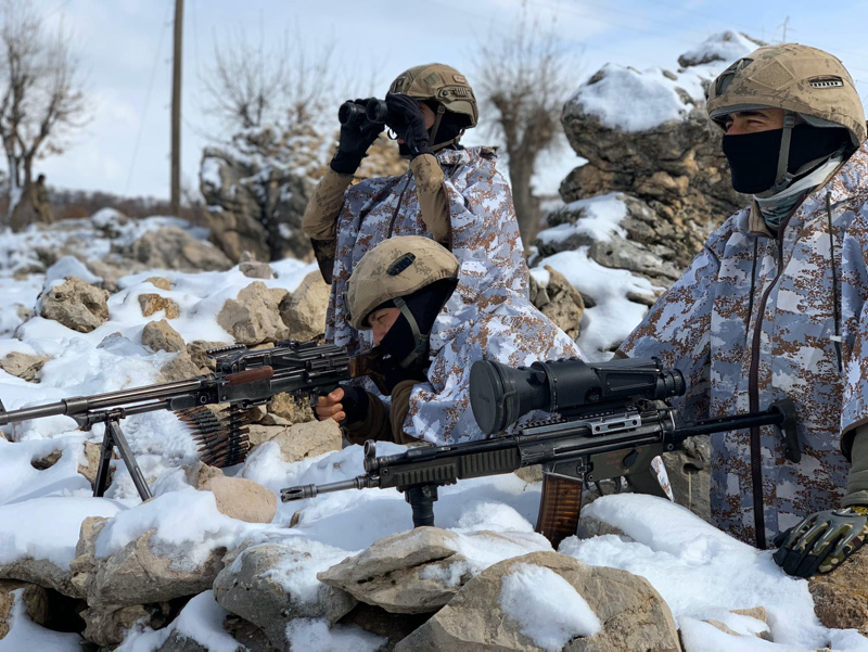 Son dakika: Terör örgütü PKK’ya darbe; 10 sığınak imha edildi