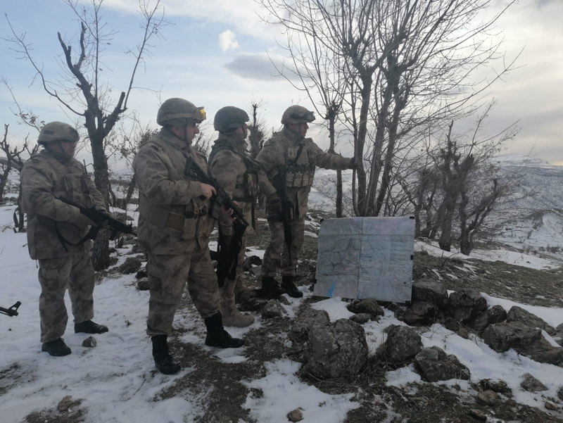 Son dakika: Terör örgütü PKK’ya darbe; 10 sığınak imha edildi