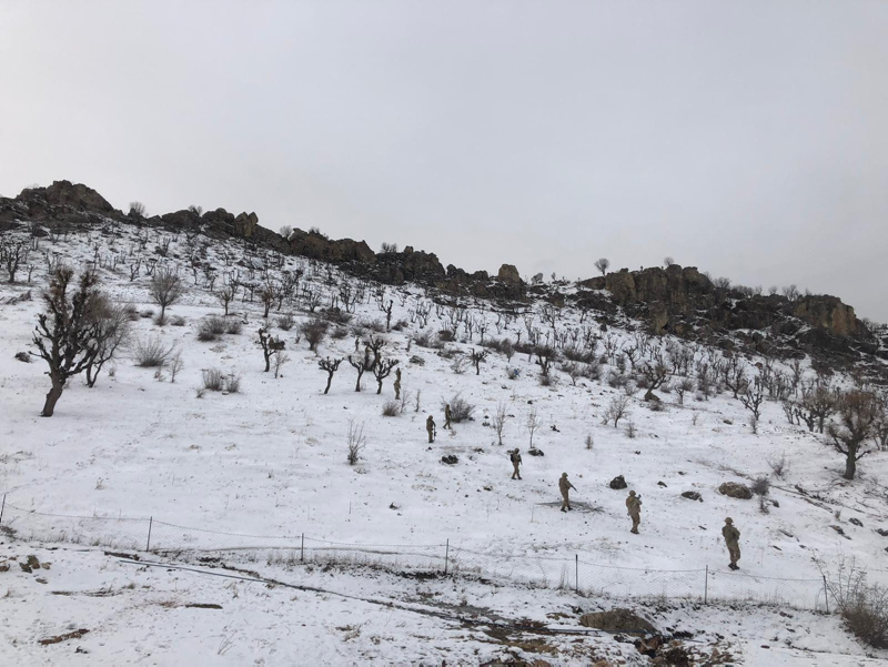 Son dakika: Terör örgütü PKK’ya darbe; 10 sığınak imha edildi
