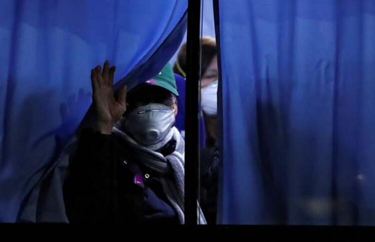 Çin’den korkunç görüntüler gelmeye devam ediyor! Corona virüsü nedeniyle 71 yaşındaki kadın ve çocuğu bıçakladılar