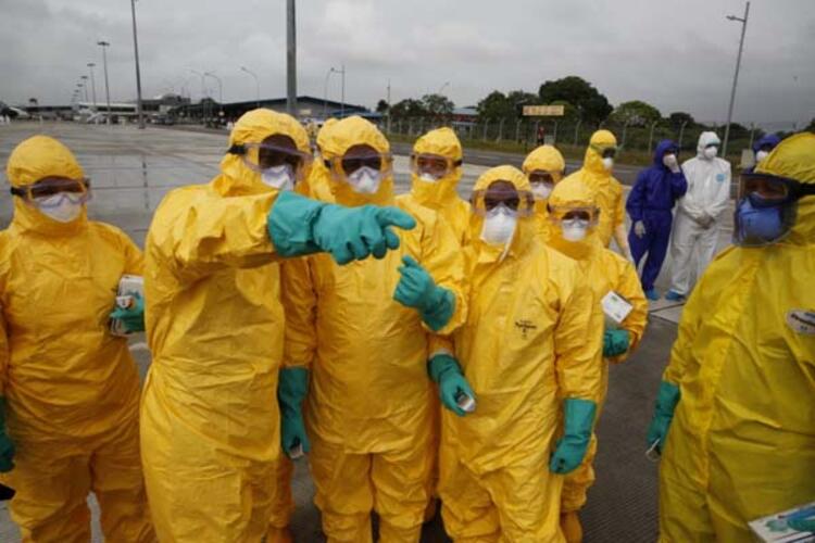 Çin’den korkunç görüntüler gelmeye devam ediyor! Corona virüsü nedeniyle 71 yaşındaki kadın ve çocuğu bıçakladılar