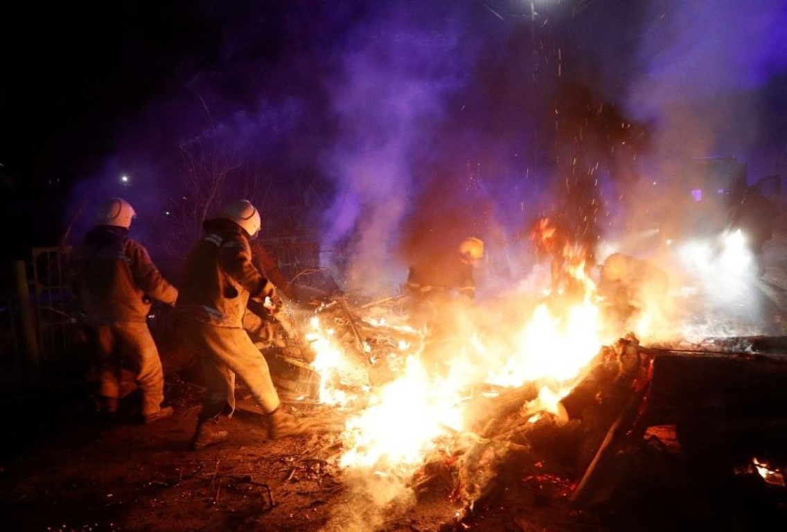 Son dakika haberi: Ukrayna’da koronavirüs protestosu! Taş yağmuruna tuttular