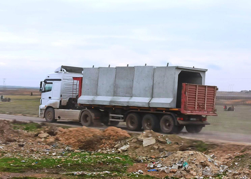 Son dakika: Sınır hattındaki beton blok sevkıyatı