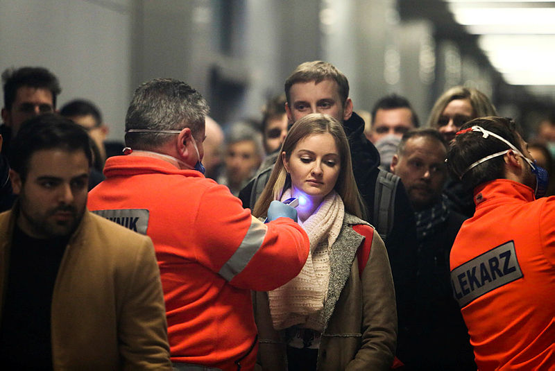 Koronavirüs salgını hakkında son dakika haberi: Corona virüs bir ülkeye daha sıçradı! Salgın giderek yayılıyor!