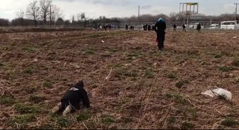 Son Dakika Haberi: Avrupa’ya gitmek isteyen minik mültecinin görüntüleri yürekleri dağladı