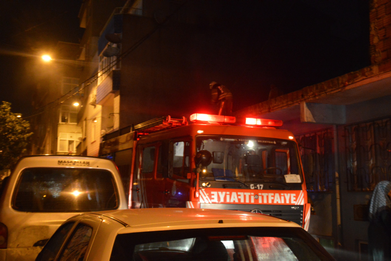 SON DAKİKA! İstanbul’da yangın! Alev alev yanan evde son durum...