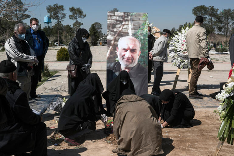 Son Dakika Haberi: Corona yüzünden ölmüştü; cenazedeki o görüntüler kan dondurdu! İşte detaylar