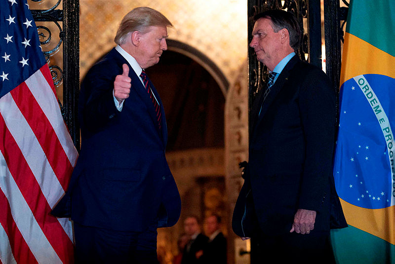 Dünya bu kan donduran son dakika haberini konuşuyor: Corona virüs testi pozitif çıktı! Donald Trump...