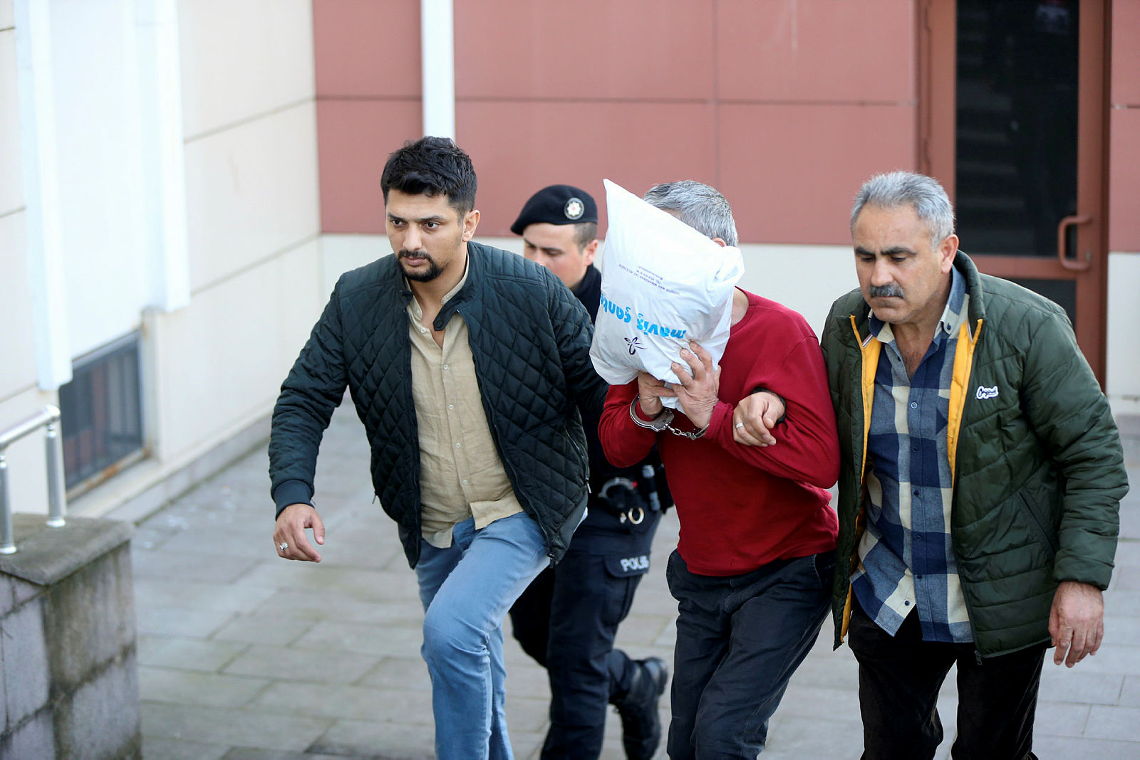 Son dakika haberi: Hrant Dink cinayetinde yargılanıp tahliye olan Şeref Ateş’i öldürdüğü iddia edilen 3 kişi tutuklandı